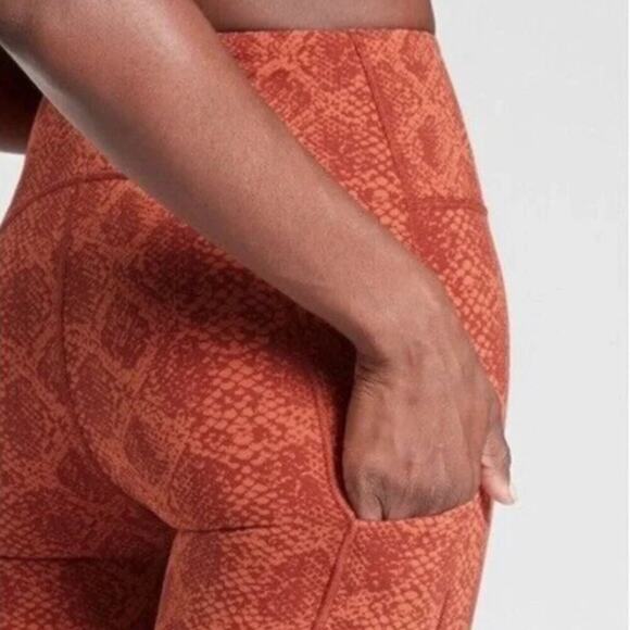 Athleta Ultimate Stash Pocket Snake 7/8 Tight - Picture 2 of 8